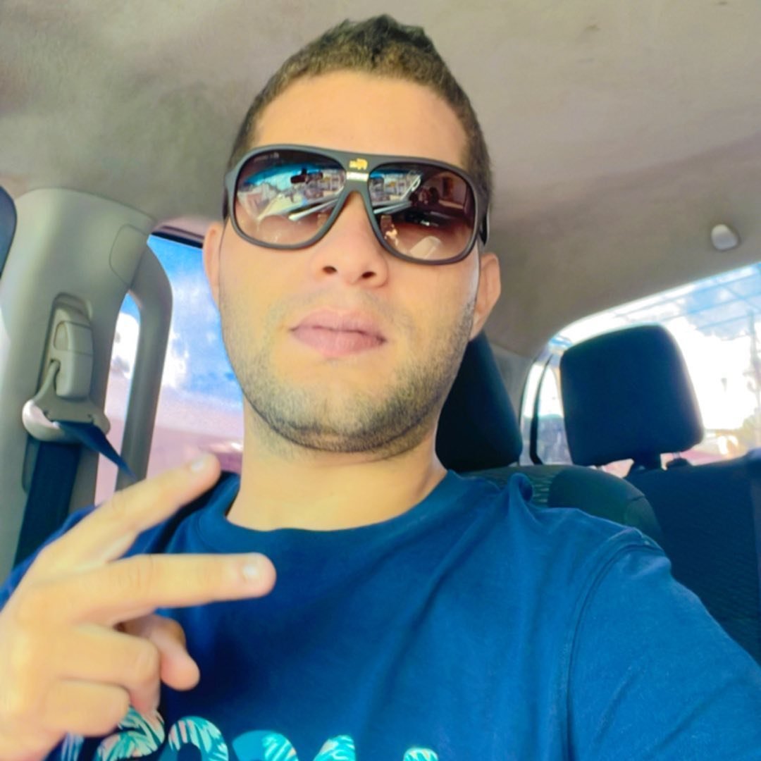 <strong>Daniel J.</strong>