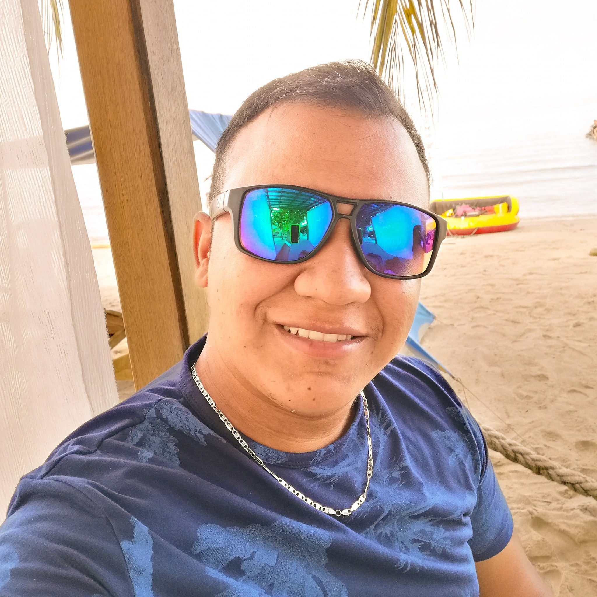 <strong>Luis G.</strong>